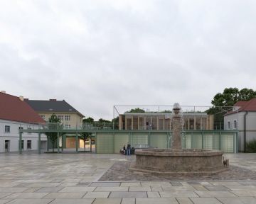 Základní škola Rokycany - Komplex školních budov v historickém centru Rokycan zahrnující tělocvičnu, jídelnu a nové veřejné prostranství.